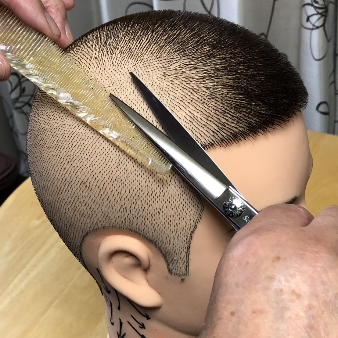 0・1ミリ極上カット（例1）